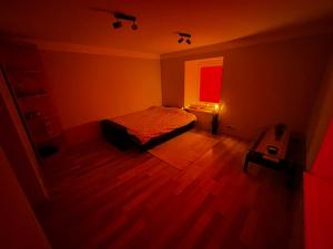 Katil atau katil-katil dalam bilik di Krīvi