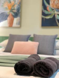Ένα ή περισσότερα κρεβάτια σε δωμάτιο στο Shepparton Lakeside Serviced Apartment
