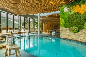 Sundlaugin á Hotel Olympie eða í nágrenninu
