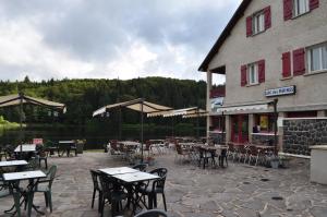 Nespecifikovaný výhled na hory nebo výhled na hory při pohledu z hotelu