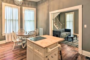 Φωτογραφία από το άλμπουμ του Stylish Vicksburg Apt with Porch - 2 Mi to Casino! σε Vicksburg +18 φωτογραφίες