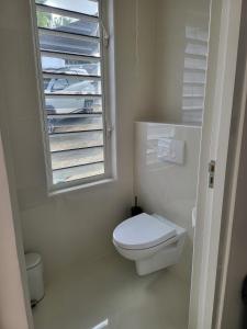 Ένα μπάνιο στο Appartement S2