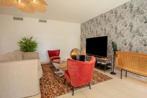 Fotografia z galérie ubytovania Charmant 73m² piscine parking v destinácii Saint-Raphaël