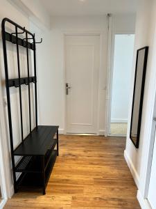 Fotografia z galérie ubytovania Le Roosevelt Midterm Rental Weekly housekeeping offered v destinácii Saint-Germain-en-Laye
