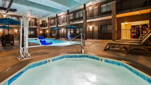 Bazén v ubytování Best Western Inn Tooele nebo v jeho okolí
