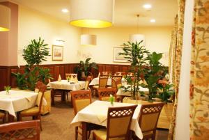 Restaurant ou autre lieu de restauration dans l'établissement Hotel Wilga by Katowice Airport