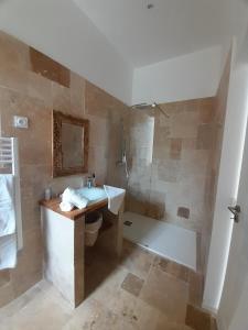 Koupelna v ubytování Palazzo Pisani Malta Boutique and SPA