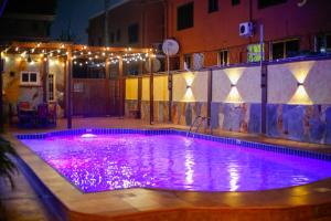 Bazén v ubytování Midindi Hotel nebo v jeho okolí