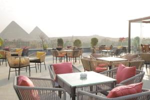Üldine mäevaade või majutusasutusest Pyramid Front Hotel pildistatud vaade