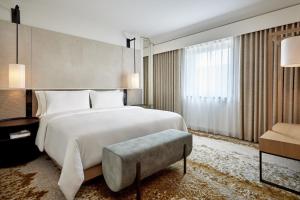 Cama ou camas em um quarto em The Westin Grand Frankfurt