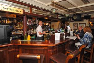 Salon ili bar u objektu The Lansdowne Hotel