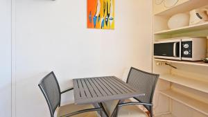 Zdjęcie z galerii obiektu Les Sarrazins- 23- Studio spacieux- 2 pers w Cap d'Agde