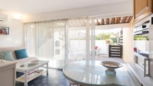 Zdjęcie z galerii obiektu Cap Neptune- 42- Appart charme- 4 pers w Cap d'Agde