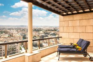 Balkón nebo terasa v ubytování Sheraton Amman Al Nabil Hotel