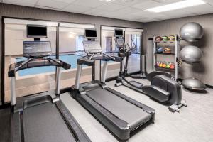 Fitness centrum a/nebo fitness zařízení v ubytování Courtyard Denver Southwest/Lakewood
