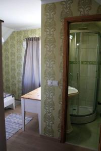 Koupelna v ubytování Veski Külalistemaja + 28 fotografií