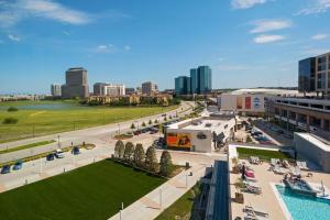 Bazén v ubytování The Westin Irving Convention Center at Las Colinas nebo v jeho okolí