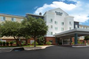a rendering of the front of a hotel at Fairfield Inn & Suites Elizabeth City in Elizabeth City