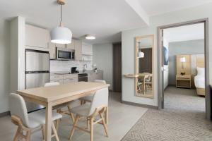 Kuchyň nebo kuchyňský kout v ubytování Residence Inn by Marriott San Juan Isla Verde