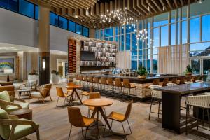 Um restaurante ou outro lugar para comer em JW Marriott Orlando Bonnet Creek Resort & Spa