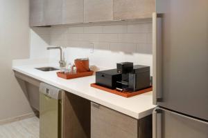 A cozinha ou cozinha compacta de JW Marriott Orlando Bonnet Creek Resort & Spa