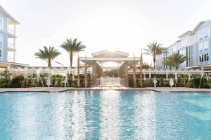 The swimming pool at or close to Courtyard Amelia Island