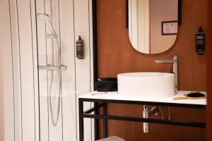 Ένα μπάνιο στο ibis Styles Montauban