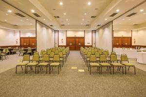 Área de negócios e/ou sala de conferências em Bourbon Thermas Eco Resort Cataratas do Iguacu