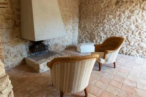 A seating area at Relais Casale Valigi
