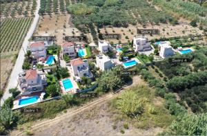 Una vista aérea de Selini Villas with private pool 10 minutes walking from the beach