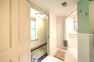 Ένα μπάνιο στο Augusta Studio at Halcyon Spa Bed and Breakfast +21 φωτογραφίες