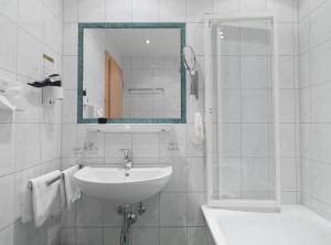 Kúpeľňa v ubytovaní Posthotel Strengen am Arlberg