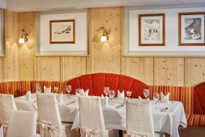 Reštaurácia alebo iné gastronomické zariadenie v ubytovaní Posthotel Strengen am Arlberg