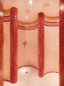 Koupelna v ubytování Posthotel Strengen am Arlberg