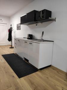 A kitchen or kitchenette at Apartment Hagen