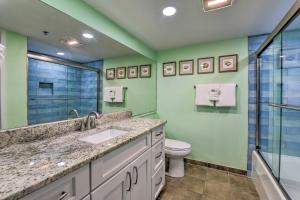 Koupelna v ubytování Gulf View Destin Condo with Resort Pool and Spa!