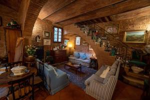 A seating area at Casa Lazzaro al centro di Siena