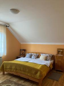Un pat sau paturi într-o cameră la Holiday house with a parking space Sunger, Gorski kotar - 20655