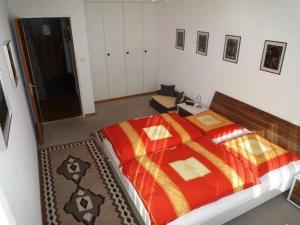 Postel nebo postele na pokoji v ubytování Brentsch Park B - Ski Wandern Relax Pool Sauna Free WiFi
