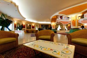 Uma área de estar em Parco dei Principi Hotel