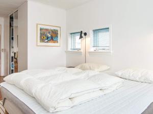 Postel nebo postele na pokoji v ubytování Holiday home Knebel LX