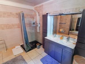 Koupelna v ubytování Le clos de may + 6 fotografií