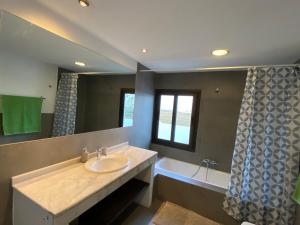 Kúpeľňa v ubytovaní Villa Isabel + 29 fotografií
