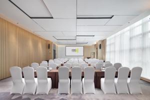 Zona business o sala conferenze di Home2 Suites by Hilton Chongqing Yubei