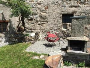 Fotografie z fotogalerie ubytování Sunny, rustical 5 room cottage in Valposchiavo v destinaci Poschiavo