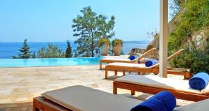 Bazén v ubytovaní Corfu Luxury Villas alebo v jeho blízkosti