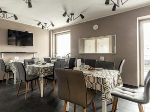 TV a/nebo společenská místnost v ubytování PARK HOTEL VILNIUS
