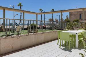 Balkón alebo terasa v ubytovaní luxury sea view apartment with 2 rooms