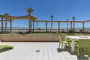 Balkón alebo terasa v ubytovaní luxury sea view apartment with 2 rooms