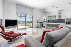 Kuchyňa alebo kuchynka v ubytovaní luxury sea view apartment with 2 rooms